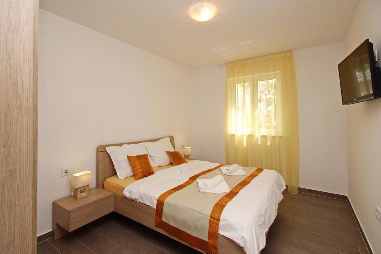 Apartments By The Sea Baska, Krk - 18845 Exterior foto