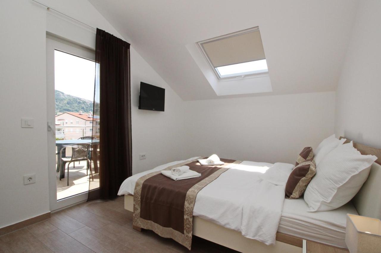 Apartments By The Sea Baska, Krk - 18845 Exterior foto